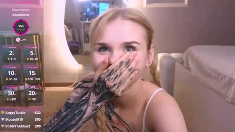 Snapshot of britney_lynch chatting on 03/10/25, 03:23 Britney online show from 03/10/25, 03:23
