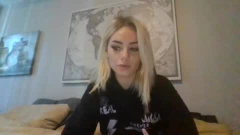 britneycherry08 online show from 06/25/26, 09:08