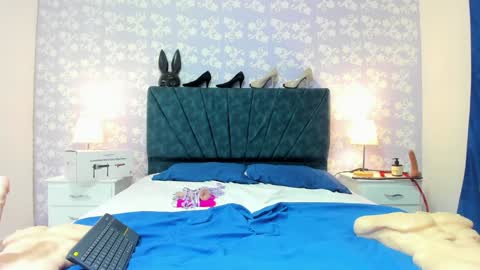 Snapshot of britneysweet_ chatting on 12/21/24, 10:51 BritneySweet online show from 12/21/24, 10:51