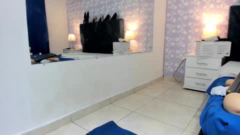 Snapshot of britneysweet_ chatting on 02/13/25, 10:43 BritneySweet online show from 02/13/25, 10:43