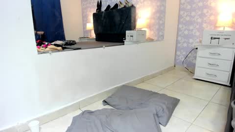 Snapshot of britneysweet_ chatting on 02/23/25, 12:08 BritneySweet online show from 02/23/25, 12:08