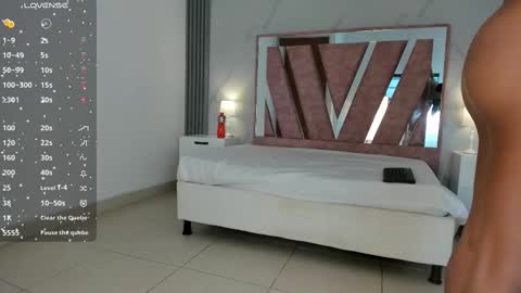 Snapshot of britneysweet_ chatting on 09/28/25, 07:30 BritneySweet online show from 09/28/25, 07:30