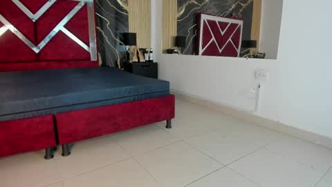 Snapshot of britneysweet_ chatting on 10/08/25, 09:23 BritneySweet online show from 10/08/25, 09:23