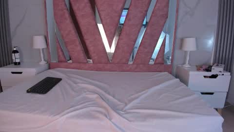 Snapshot of britneysweet_ chatting on 10/14/25, 06:52 BritneySweet online show from 10/14/25, 06:52