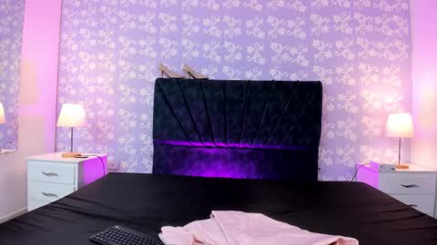 Snapshot of britneysweet_ chatting on 02/17/26, 04:09 BritneySweet online show from 02/17/26, 04:09