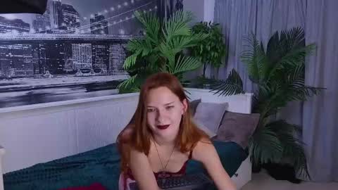 Snapshot of britneyswiss chatting on 04/09/26, 05:51 my name is Britney Im 18 years old I love to draw and want to learn to dance online show from 04/09/26, 05:51