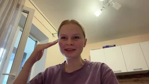 Snapshot of brittanyrumfelt chatting on 06/19/26, 07:23 brittanyrumfelt online show from 06/19/26, 07:23