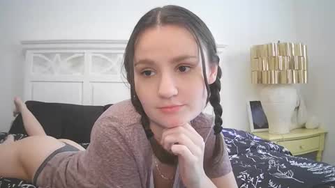 Snapshot of brittbratt24 chatting on 02/05/25, 08:14 Britt online show from 02/05/25, 08:14