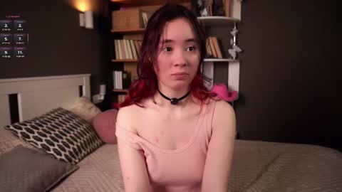 Snapshot of britthe chatting on 11/12/25, 11:43 Lina online show from 11/12/25, 11:43