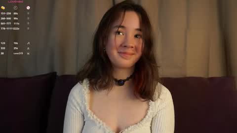 Snapshot of britthe chatting on 12/04/25, 12:25 Lina online show from 12/04/25, 12:25