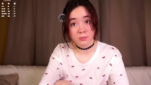 Snapshot of britthe chatting on 01/18/26, 11:36 Lina online show from 01/18/26, 11:36