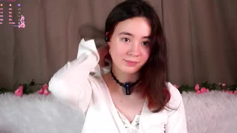 Snapshot of britthe chatting on 02/07/26, 11:25 Lina online show from 02/07/26, 11:25