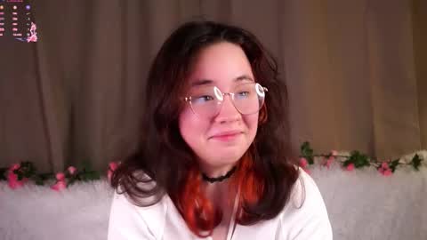 Snapshot of britthe chatting on 02/12/26, 11:16 Lina online show from 02/12/26, 11:16