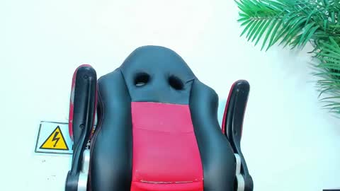 Snapshot of briyit_doll chatting on 12/11/24, 04:53 BRIYIT online show from 12/11/24, 04:53