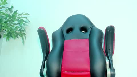 Snapshot of briyit_doll chatting on 12/28/24, 08:47 BRIYIT online show from 12/28/24, 08:47