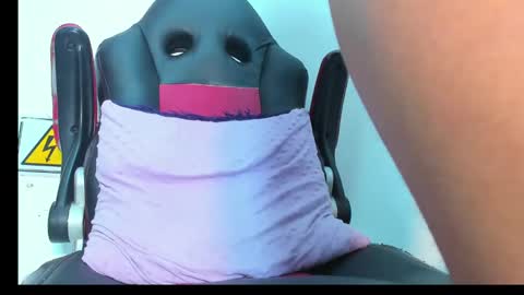 Snapshot of briyit_doll chatting on 02/05/25, 08:54 BRIYIT online show from 02/05/25, 08:54