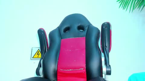 Snapshot of briyit_doll chatting on 02/06/25, 08:39 BRIYIT online show from 02/06/25, 08:39