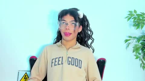 Snapshot of briyit_doll chatting on 02/18/25, 03:21 BRIYIT online show from 02/18/25, 03:21