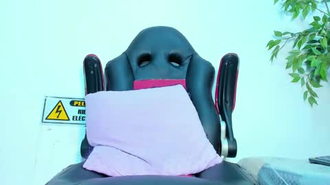 Snapshot of briyit_doll chatting on 02/18/25, 06:26 BRIYIT online show from 02/18/25, 06:26