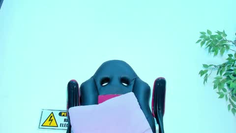 Snapshot of briyit_doll chatting on 02/20/25, 10:16 BRIYIT online show from 02/20/25, 10:16