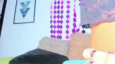 Snapshot of briyit_doll chatting on 10/15/25, 08:53 BRIYIT online show from 10/15/25, 08:53