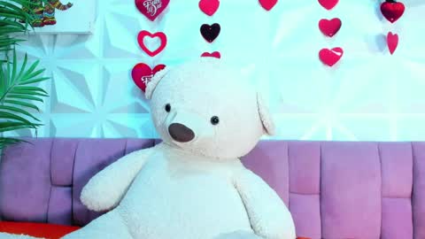 Snapshot of briyit_doll chatting on 03/28/26, 03:28 BRIYIT online show from 03/28/26, 03:28