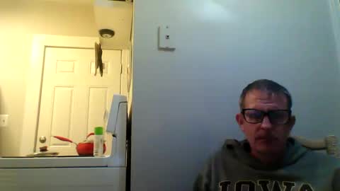 Snapshot of brodyb545755 chatting on 10/24/25, 06:21 brodyb545755 online show from 10/24/25, 06:21