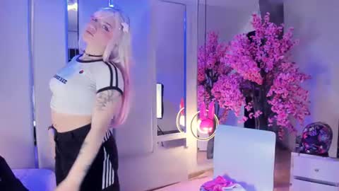     online show from 06/14/26, 02:41