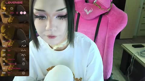 Snapshot of broodmommyy3 chatting on 12/26/24, 10:20 Martha online show from 12/26/24, 10:20