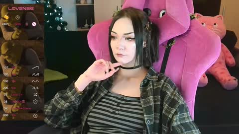 Snapshot of broodmommyy3 chatting on 01/28/25, 02:43 Martha online show from 01/28/25, 02:43