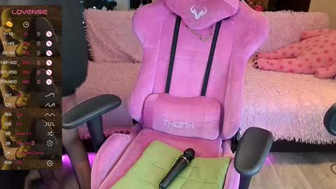 Snapshot of broodmommyy3 chatting on 02/07/25, 03:55 Martha online show from 02/07/25, 03:55