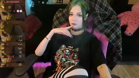 Snapshot of broodmommyy3 chatting on 02/13/25, 11:50 Martha online show from 02/13/25, 11:50