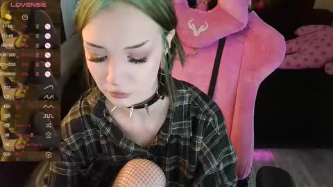 Snapshot of broodmommyy3 chatting on 02/15/25, 10:44 Martha online show from 02/15/25, 10:44