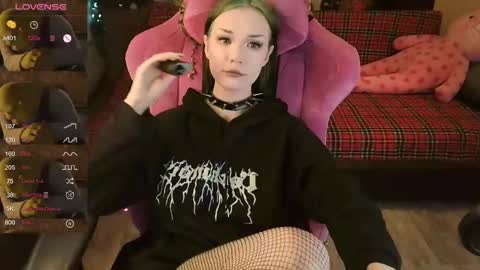 Snapshot of broodmommyy3 chatting on 02/22/25, 03:12 Martha online show from 02/22/25, 03:12