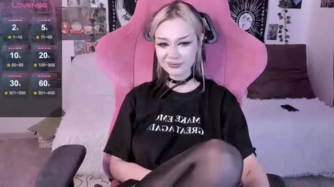 Snapshot of broodmommyy3 chatting on 09/20/25, 11:44 Martha online show from 09/20/25, 11:44