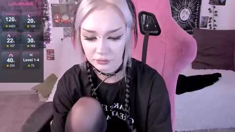 Snapshot of broodmommyy3 chatting on 09/21/25, 09:22 Martha online show from 09/21/25, 09:22