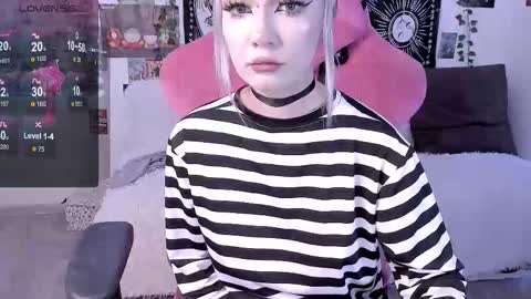 Snapshot of broodmommyy3 chatting on 09/26/25, 09:02 Martha online show from 09/26/25, 09:02