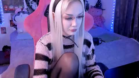 Snapshot of broodmommyy3 chatting on 11/08/25, 02:39 Martha online show from 11/08/25, 02:39