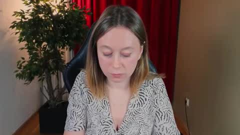 Snapshot of brooke_evans_ chatting on 11/15/25, 09:00 Brooke online show from 11/15/25, 09:00