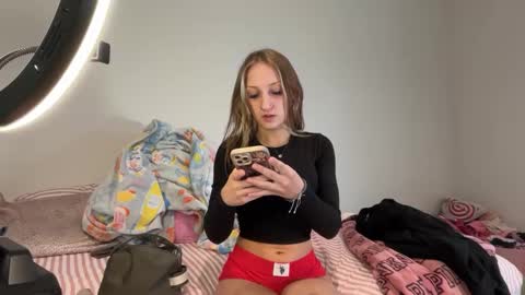 Snapshot of brookepatterson chatting on 09/09/25, 06:18 brookepatterson online show from 09/09/25, 06:18