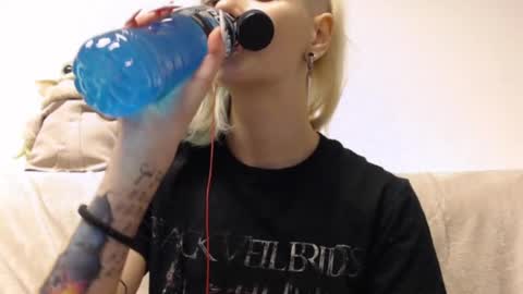 Snapshot of brookewylde_20 chatting on 01/19/25, 04:04 brookewylde_20 online show from 01/19/25, 04:04