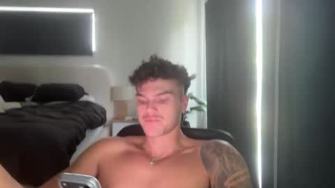 BrooklynTay online show from 02/03/26, 11:43