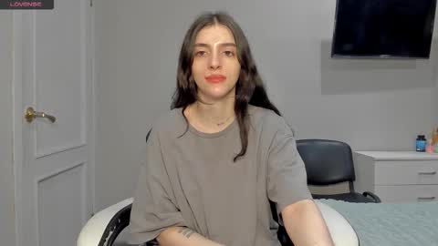 Snapshot of broosnica1 chatting on 12/18/25, 07:47 broosnica1 online show from 12/18/25, 07:47