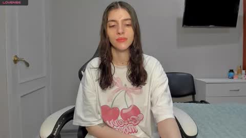 Snapshot of broosnica1 chatting on 12/21/25, 08:21 broosnica1 online show from 12/21/25, 08:21