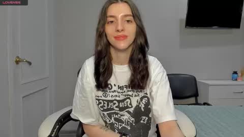 Snapshot of broosnica1 chatting on 12/22/25, 06:54 broosnica1 online show from 12/22/25, 06:54