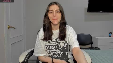 Snapshot of broosnica1 chatting on 12/23/25, 07:06 broosnica1 online show from 12/23/25, 07:06