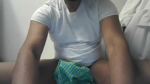 brownbd32 online show from 11/10/25, 05:06