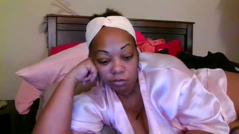 Snapshot of brownroundrenee chatting on 07/18/26, 11:36 brownroundrenee online show from 07/18/26, 11:36