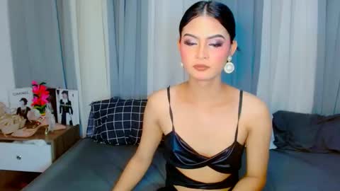 Snapshot of brownsausageroberta chatting on 09/11/25, 05:29 Roberta GODDESS OF PLEASURE AND SEXUALDESIRE online show from 09/11/25, 05:29