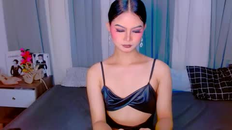 Snapshot of brownsausageroberta chatting on 09/19/25, 09:54 Roberta GODDESS OF PLEASURE AND SEXUALDESIRE online show from 09/19/25, 09:54